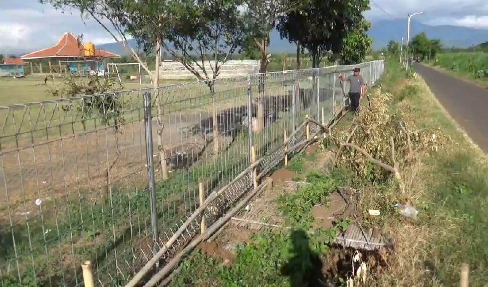 lapangan-bima-sakti-sidodadi-banyuwangi-kian-tertata,-pagar-besi-gantikan-pagar-bambu