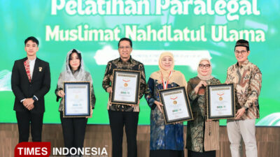tiba-di-tanah-air-usai-ibadah-haji,-gubernur-khofifah-hadiri-kick-off-pelatihan-paralegal-muslimat-nu-–-times-banyuwangi