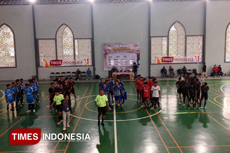 turnamen-futsal-1-dekade-times-indonesia-dimulai,-15-tim-adu-skill-memburu-prestasi-–-times-banyuwangi