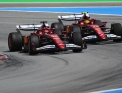 Hamilton Ragu Tembus Q3, Leclerc Frustrasi Gara-Gara Crash Sendiri