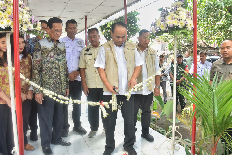 tiga-koperasi-merah-putih-resmi-berdiri-di-sleman,-menkop-ri-beri-apresiasi-–-times-banyuwangi