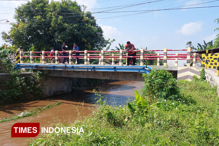 bocah-6-tahun-hanyut-terseret-arus-sungai-di-banyuwangi-–-times-banyuwangi