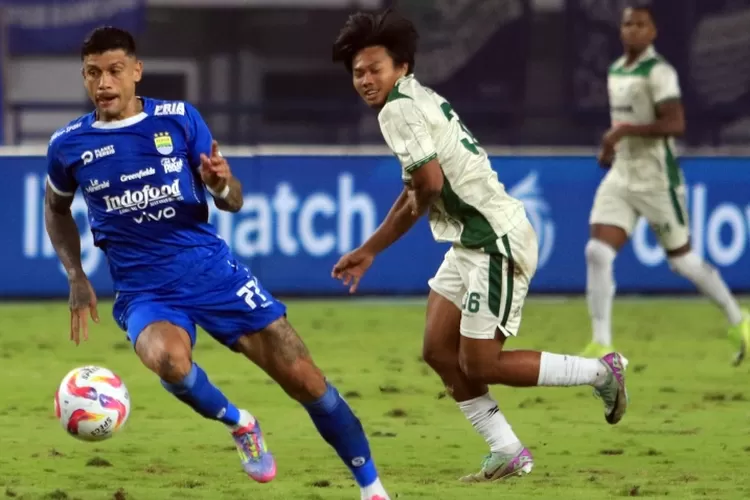 cara-unik-persib-bandung-perkenalkan-pemain-barunya,-gunakan-mural-di-bak-truk-hingga-keliling-kota