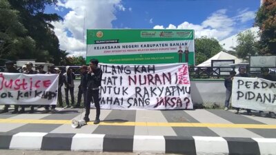 kecam-penahanan-kakek-73-tahun,-aliansi-mahasiswa-desak-kejari-banjar-transparan-dan-manusiawi-–-radar-banyuwangi