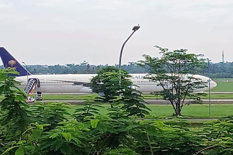 kronologi-ancaman-bom-yang-paksa-pesawat-saudia-airlines-mendarat-darurat-di-kualanamu-–-times-banyuwangi
