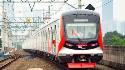 krl-baru-hadir-di-jabodetabek,-cek-perubahan-rute-dan-waktu-keberangkatan-di-sini