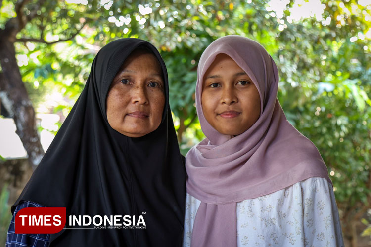 kisah-varen,-anak-pedagang-kantin-yang-lolos-kuliah-gratis-di-ugm-berkat-doa-ibu-–-times-banyuwangi