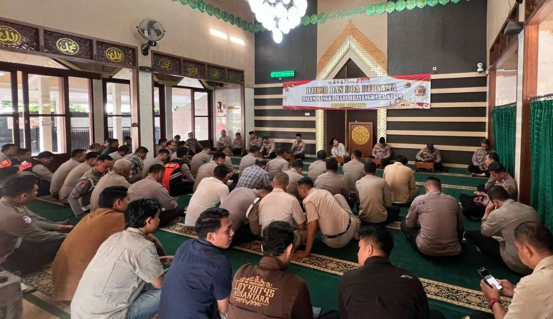 polresta-banyuwangi-gelar-zikir-dan-doa-bersama-menjelang-hut-bhayangkara