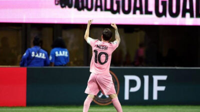 tendangan-bebas-messi-bawa-inter-miami-taklukkan-porto,-cetak-sejarah-di-piala-dunia-antarklub-–-times-banyuwangi