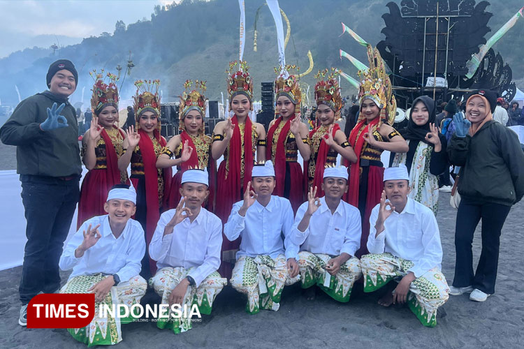 damar-art-banyuwangi-guncang-panggung-eksotika-bromo-2025-–-times-banyuwangi