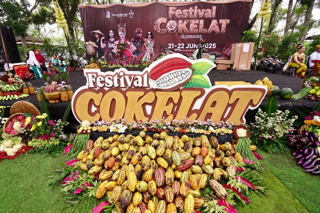 menikmati-produk-cokelat-terbaik-dalam-festival-cokelat-banyuwangi