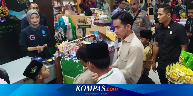 gibran-traktir-alat-tulis-gratis-untuk-100-anak-di-banyuwangi