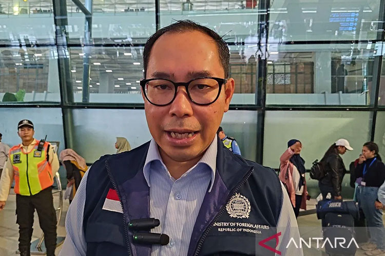 kemlu-ri-pulangkan-97-warga-dari-iran-secara-bertahap-via-azerbaijan-–-times-banyuwangi