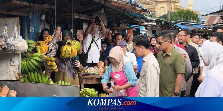 gibran-cek-pasar-rogojampi,-pedagang-keluhkan-pasar-sepi-dan-harga-tinggi