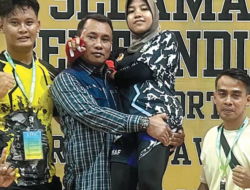 Atlet MMA Banyuwangi Persembahkan Medali Emas, Naik Podium, Nurhidayati Langsung Digendong Suwito