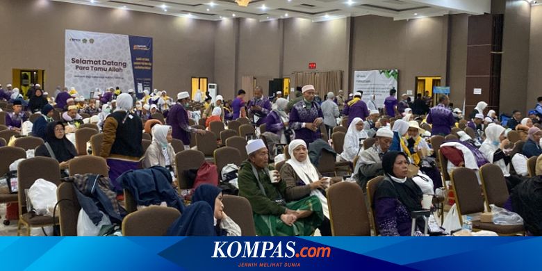 sempat-tertunda,-jemaah-haji-kloter-44-asal-banyuwangi-akhirnya-tiba-di-surabaya