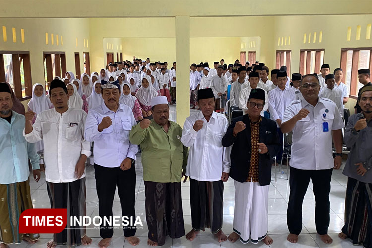 roadshow-ponpes,-bakesbangpol-banyuwangi-ajak-santri-lawan-miras-dan-narkoba-–-times-banyuwangi