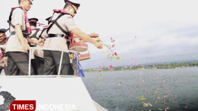 suburkan-jiwa-patriotisme,-polresta-banyuwangi-tabur-bunga-di-tmp-dan-selat-bali-–-times-banyuwangi