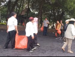 Lintas Suku di Banyuwangi Kompak Gelar Aksi Bersih di Grand Watudodol, Bukti Nyata Persatuan dalam Keberagaman