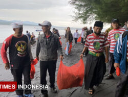 Gotong Royong Kebangsaan, Bakesbangpol Banyuwangi Gelorakan Persatuan Lewat Aksi Bersih Pantai Grand Watu Dodol – TIMES Banyuwangi