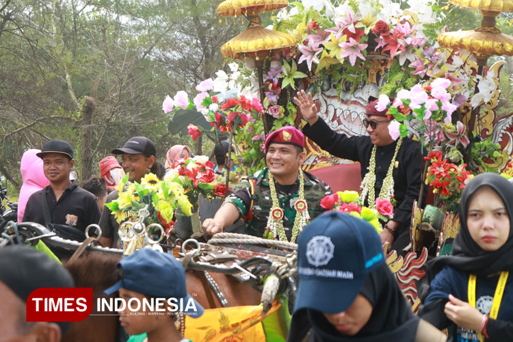hampir-seabad,-petik-laut-lampon-jadi-wujud-syukur-nelayan-banyuwangi-–-times-banyuwangi