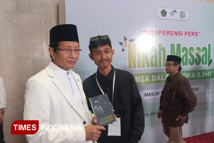 menag-nasaruddin-umar-sanjung-buku-teladan-dan-nasihat-islami-paus-fransiskus-karya-moh.-ramli-–-times-banyuwangi