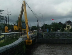 BMKG Sebut Hujan Deras dan Minim Resapan Sebabkan Sungai di Alasmalang Banyuwangi Meluap – TIMES Banyuwangi
