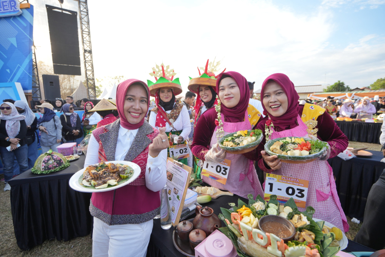 meriah-di-puncak-hut-ke-107-kota-mojokerto,-festival-rujak-ulek-hingga-dahsyat-spektakuler-–-times-banyuwangi
