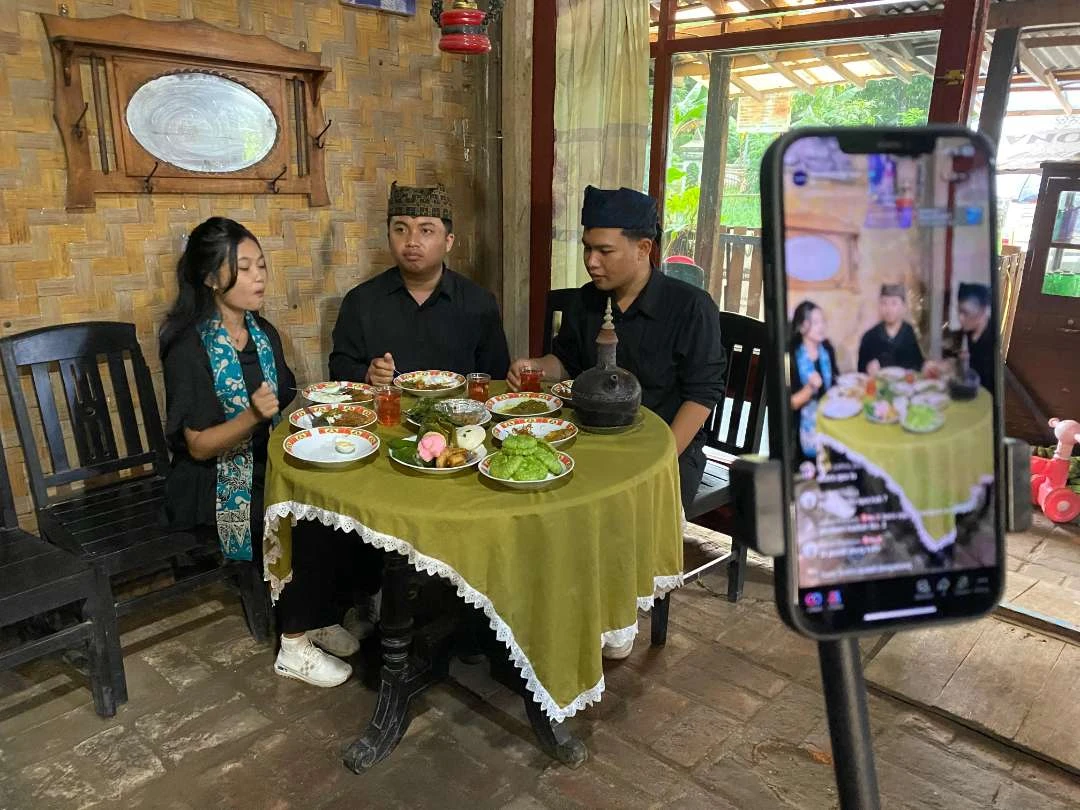 lestarikan-kuliner-tradisional,-disbudpar-banyuwangi-gelar-pelatihan-pembuatan-sayur-‘jangan-banci’