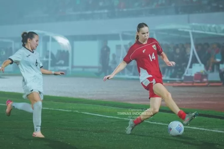 siapakah-isa-guusje-warps?-pencetak-gol-kemenangan-timnas-indonesia-putri-atas-kirgistan