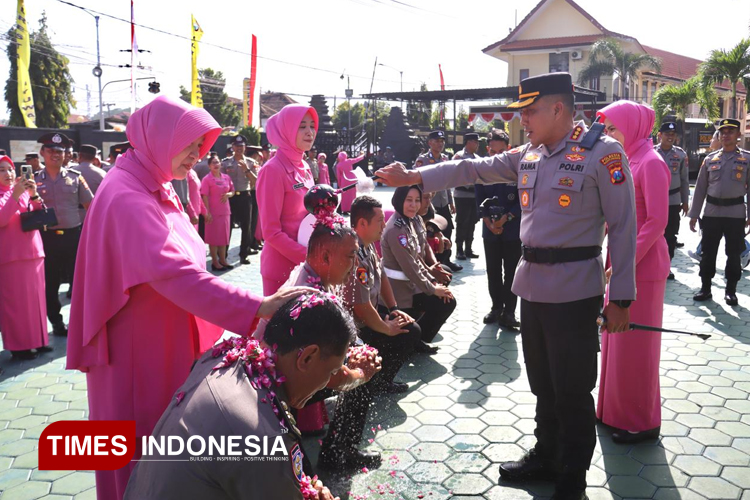 puluhan-polisi-di-banyuwangi-naik-pangkat,-siap-layani-masyarakat-lebih-optimal-–-times-banyuwangi