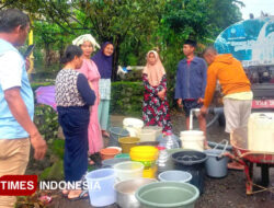Luapan Sungai Badeng Putus Akses Air di Songgon, BPBD Banyuwangi Dropping Air Bersih – TIMES Banyuwangi