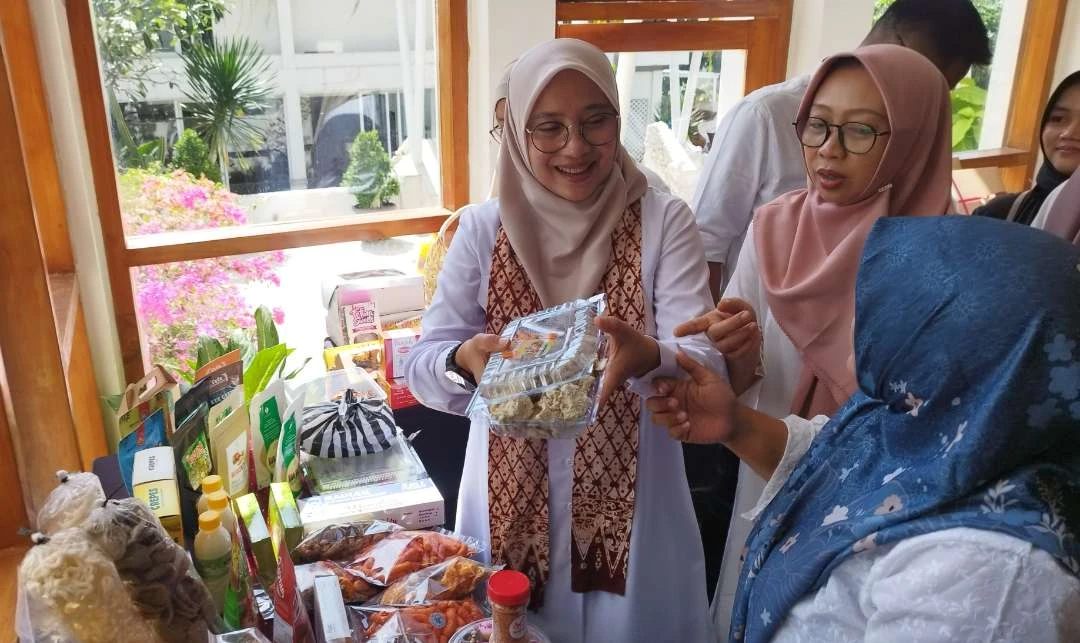 puluhan-perempuan-pelaku-umkm-di-banyuwangi-ikuti-pelatihan-digitalisasi-usaha