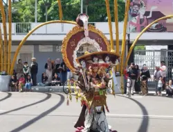 Peserta BEC Presentasikan Kostum Yang Akan Dikenakan Di Hadapan Juri dan Budayawan