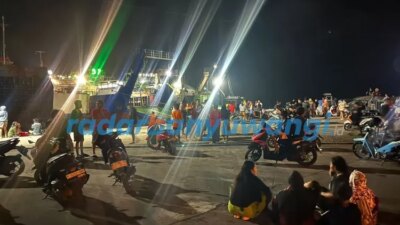 breaking-news:-kapal-kmp-tunu-pratama-jaya-tenggelam-di-selat-bali