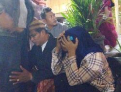 Tangis Keluarga Penumpang KMP Tunu Pratama Jaya Pecah di Ketapang: Anakku