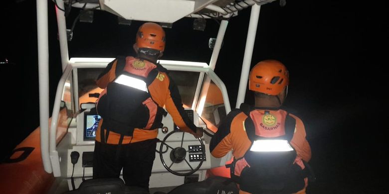 tragedi-kmp-tunu-pratama-jaya-di-selat-bali,-diduga-akibat-cuaca-buruk