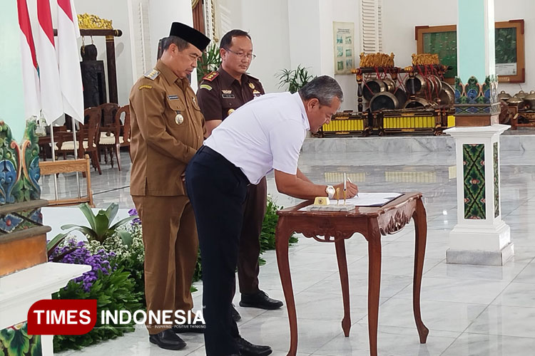 kembangkan-potensi-rest-area-dan-stasiun-kargo,-pemkab-madiun-teken-mou-dengan-pt-kai-–-times-banyuwangi