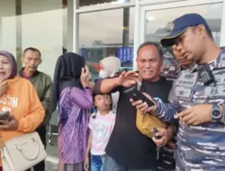 Tangis Bahagia Keluarga Korban Selamat Tenggelamnya KMP Tunu Pratama Jaya