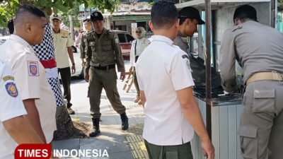 perbaiki-wajah-kota,-satpol-pp-ponorogo-tertibkan-lapak-pkl-yang-membandel-–-times-banyuwangi