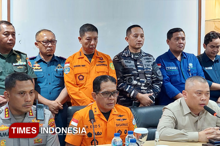 tim-sar-gabungan-perbesar-operasi-pencarian-korban-kmp-tunu-pratama-jaya-–-times-banyuwangi