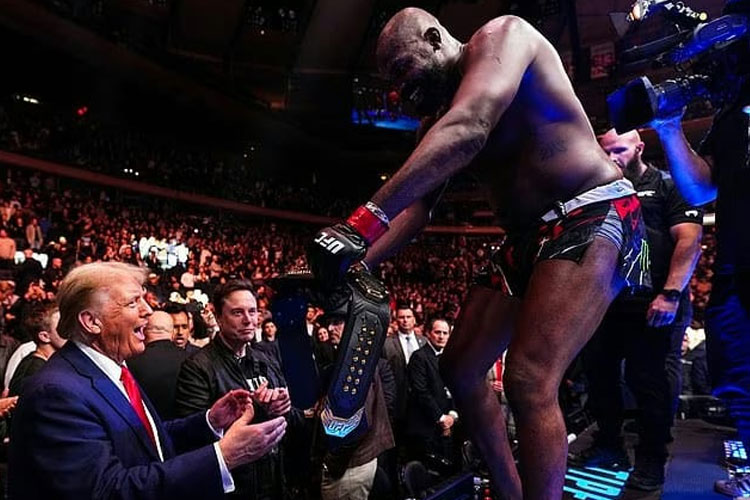 donald-trump-usulkan-gelar-laga-ufc-di-gedung-putih-untuk-rayakan-250-tahun-kemerdekaan-as-–-times-banyuwangi