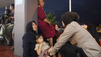 polwan-banyuwangi-dampingi-korban-kmp-tunu,-bantu-pulihkan-trauma-anak-dan-perempuan