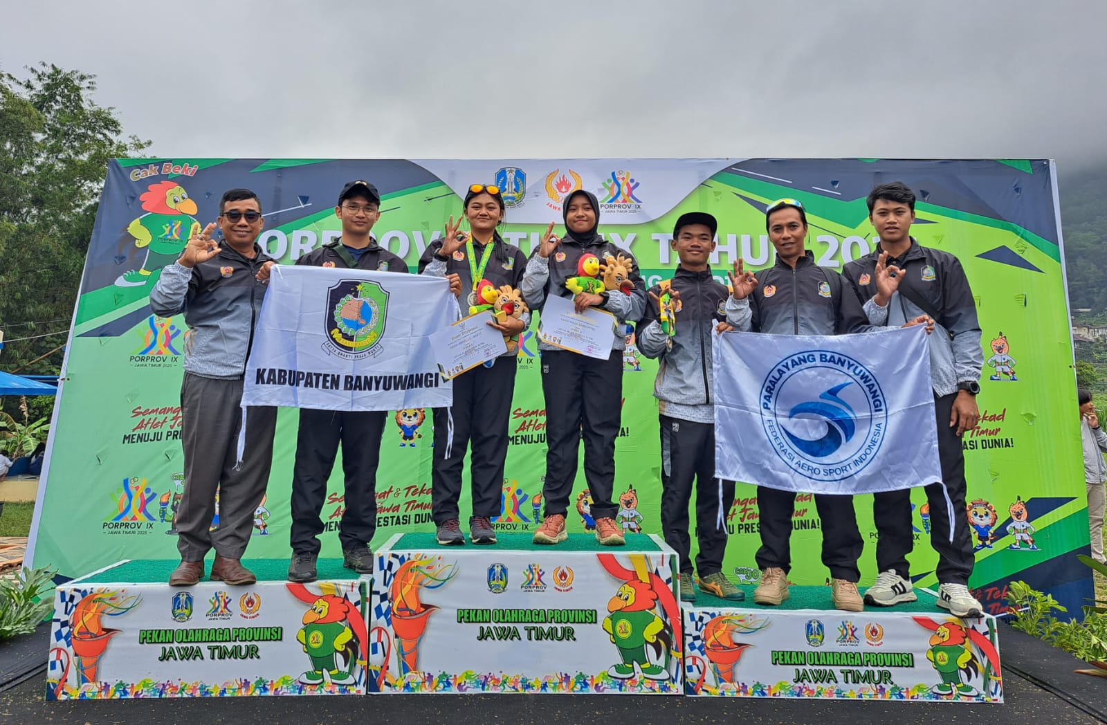 porprov-ix-jawa-timur-:-atlet-paralayang-banyuwangi-raih-medali-perak