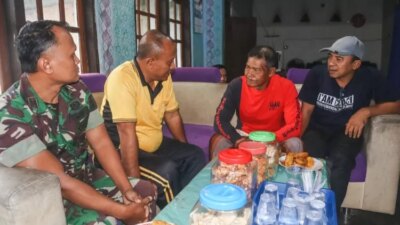 forpimka-tegalsari-sambangi-dua-korban-selamat-kapal-tenggelam-kmp-tunu-pratama-jaya