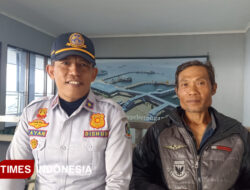Keluarga Korban KMP Tunu Pratama Jaya Bertahan di Pelabuhan Ketapang – TIMES Banyuwangi