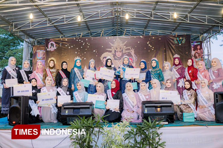 panggung-inspirasi-dan-cahaya-muslimah-di-grand-final-putri-hijabfluencer-banten-2025-–-times-banyuwangi