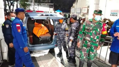 mereka-yang-bertahan-di-selat-bali-saat-kmp-tunu-pratama-jaya-tenggelam,-ada-yang-peluk-jasad-sang-ayah
