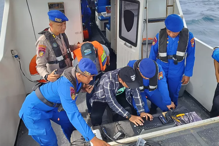 sonar-ungkap-dugaan-lokasi-bangkai-kapal-kmp-tunu-pratama-jaya-di-selat-bali!-–-radar-banyuwangi