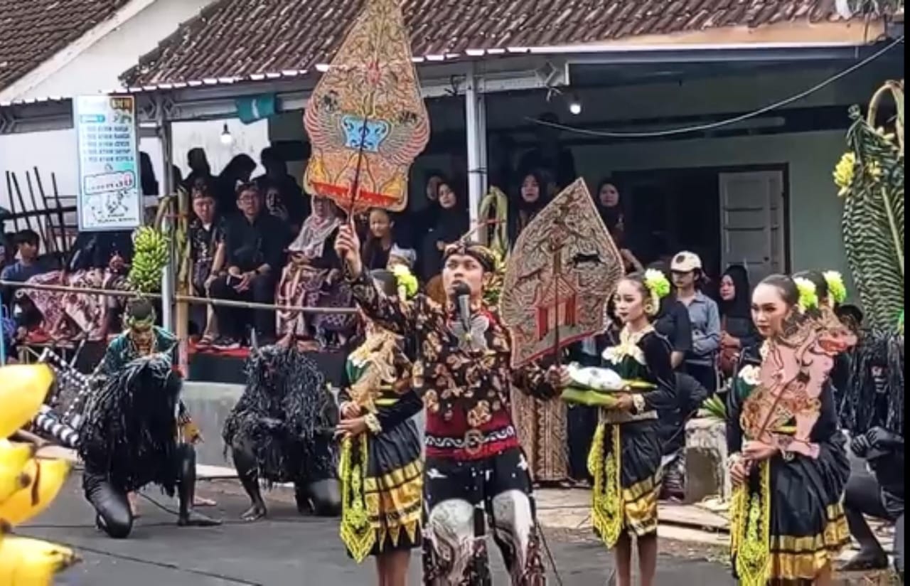 tradisi-kebo-keboan-alasmalang-semakin-menguatkan-identitas-warisan-budaya-osing